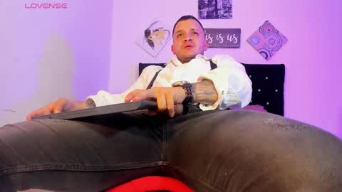 Snapshot of tonny_landri chatting on September 26, 4:54 am Tonny Landri online show from September 26, 4:54 am