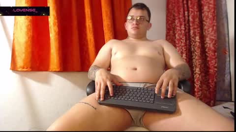 Snapshot of tonny_landri chatting on December 22, 3:44 am Tonny Landri online show from December 22, 3:44 am