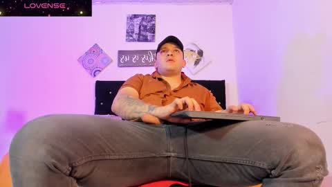 Snapshot of tonny_landri chatting on September 17, 5:08 am Tonny Landri online show from September 17, 5:08 am