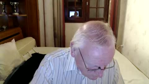 Tonpatou online show from November 7, 6:00 pm