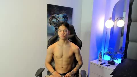 tony_petrov online show from October 12, 8:41 am