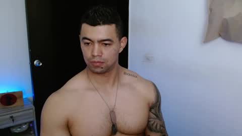 Snapshot of tonyking21 chatting on December 16, 11:50 pm ANTONY online show from December 16, 11:50 pm
