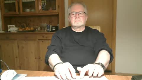 Snapshot of toto758 chatting on February 9, 7:30 pm toto758 online show from February 9, 7:30 pm