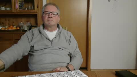 Snapshot of toto758 chatting on January 20, 12:49 pm toto758 online show from January 20, 12:49 pm