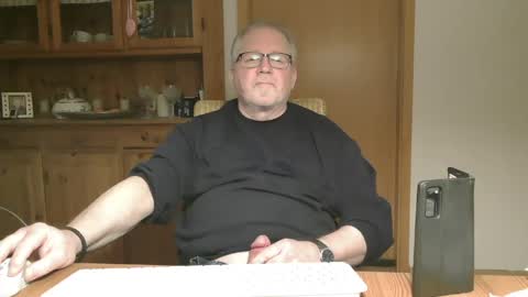 Snapshot of toto758 chatting on January 30, 12:39 am toto758 online show from January 30, 12:39 am