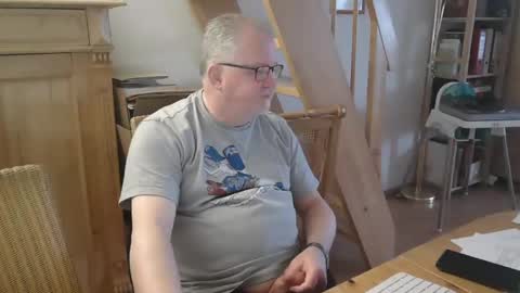 Snapshot of toto758 chatting on March 10, 11:01 am toto758 online show from March 10, 11:01 am