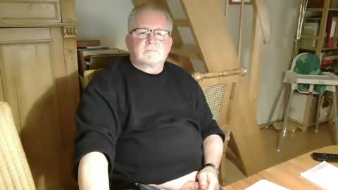 Snapshot of toto758 chatting on February 28, 8:18 pm toto758 online show from February 28, 8:18 pm