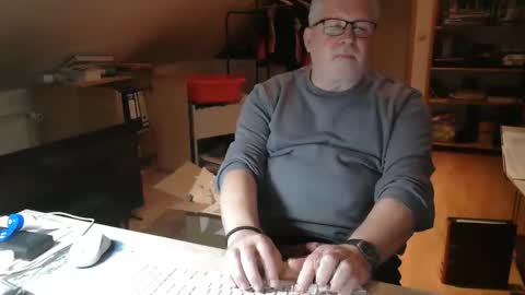 Snapshot of toto758 chatting on October 9, 9:09 pm toto758 online show from October 9, 9:09 pm