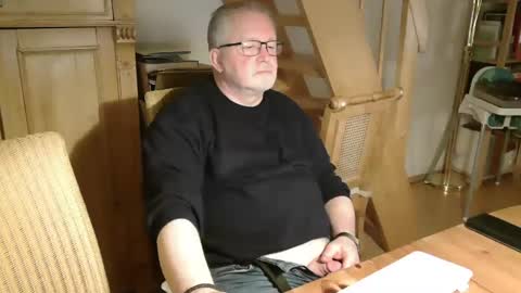 Snapshot of toto758 chatting on March 2, 10:02 pm toto758 online show from March 2, 10:02 pm
