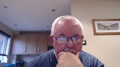 Snapshot of touchwood25 chatting on January 6, 9:52 am TOUCHWOOD25 online show from January 6, 9:52 am