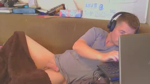 Toyboy online show from October 18, 9:36 am