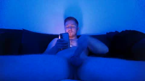 toyboysub2002 online show from December 9, 3:45 pm