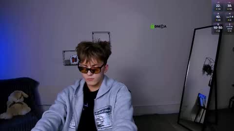 Snapshot of travis_wolf_ chatting on September 15, 7:26 pm Travis online show from September 15, 7:26 pm