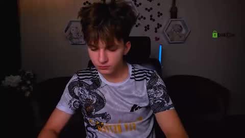 Snapshot of travis_wolf_ chatting on September 20, 8:47 am Travis online show from September 20, 8:47 am
