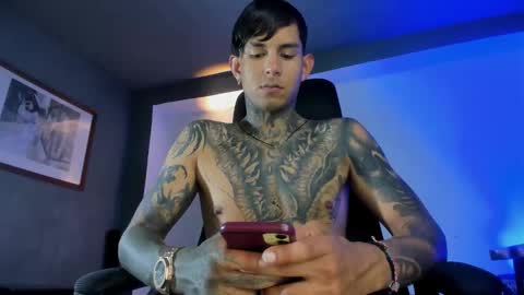 TRAV - INDEPENDENT MODEL online show from November 20, 2:44 am