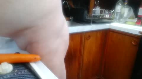 Snapshot of trevluv77 chatting on December 25, 2:14 am trevluv77 online show from December 25, 2:14 am