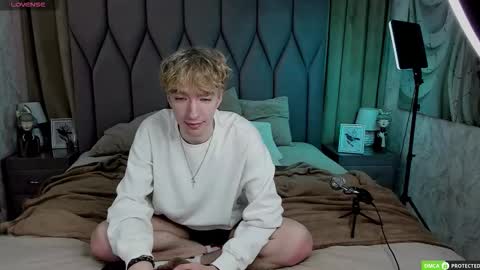 TrevorBenson online show from October 9, 3:33 am