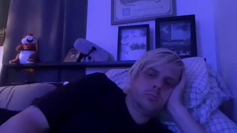 trevrawr69 online show from June 3, 3:41 am