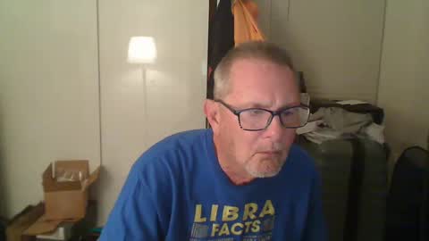 Snapshot of troffer1020 chatting on December 21, 12:09 am Troffer online show from December 21, 12:09 am