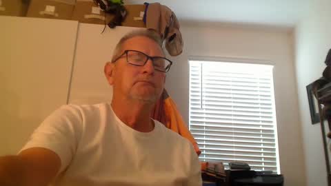 Snapshot of troffer1020 chatting on March 4, 11:00 pm Troffer online show from March 4, 11:00 pm