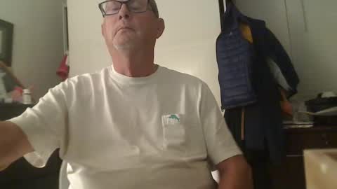 Snapshot of troffer1020 chatting on September 17, 12:00 am Troffer online show from September 17, 12:00 am