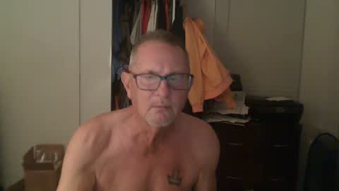Snapshot of troffer1020 chatting on December 10, 1:07 am Troffer online show from December 10, 1:07 am