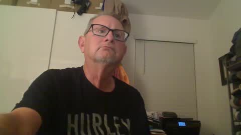 Snapshot of troffer1020 chatting on February 26, 1:00 am Troffer online show from February 26, 1:00 am