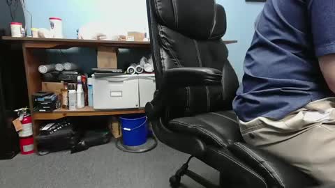 Trouhble online show from December 31, 3:42 pm