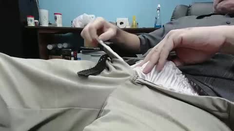 Trouhble online show from December 17, 3:28 pm