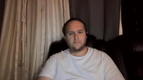 Snapshot of truthiness2019 chatting on October 27, 4:37 am truthiness2019 online show from October 27, 4:37 am