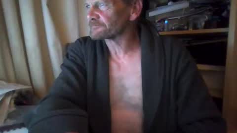 Snapshot of ttb2769 chatting on October 4, 5:01 am ttb2769 online show from October 4, 5:01 am