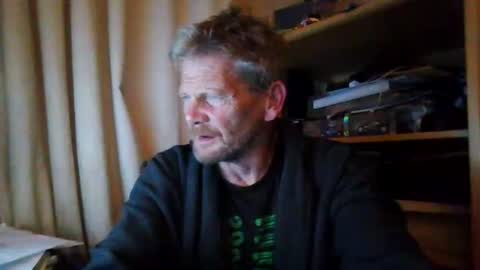 Snapshot of ttb2769 chatting on October 3, 4:50 am ttb2769 online show from October 3, 4:50 am