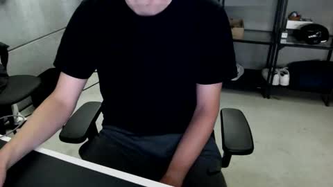 twink27844711 online show from September 21, 1:33 pm