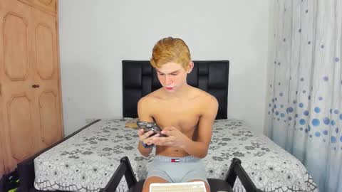 Twink Waldorf online show from October 20, 12:36 am