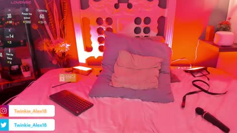 T W I N  K I E     A L E X online show from March 7, 9:38 pm