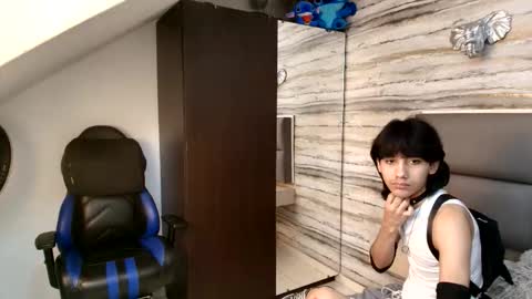    online show from December 1, 9:40 pm