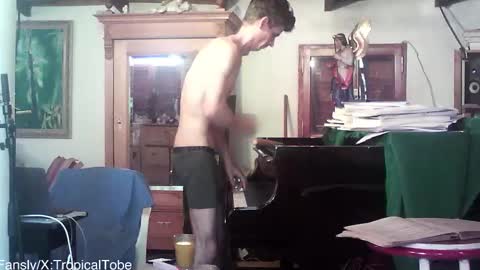 TobeBritta online show from February 26, 7:37 pm