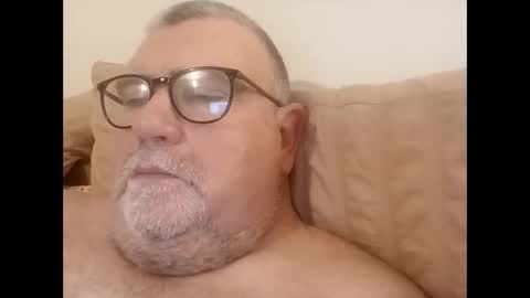 twohats2810 online show from February 1, 5:22 pm