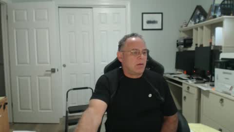 Twopeopleinlove online show from October 12, 12:54 pm