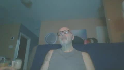 Snapshot of twstone chatting on December 8, 3:43 am twstone online show from December 8, 3:43 am