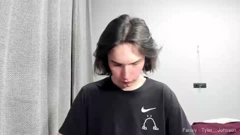 Snapshot of tyler__johnson chatting on February 7, 3:08 pm Tyler johnson online show from February 7, 3:08 pm