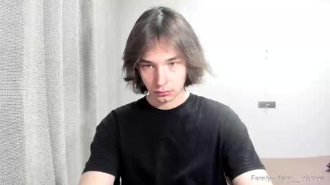 Snapshot of tyler__johnson chatting on February 10, 4:04 pm Tyler johnson online show from February 10, 4:04 pm