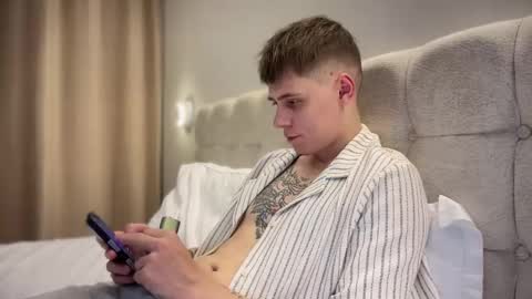 Snapshot of tyler_garrner chatting on September 10, 6:28 pm tyler_garrner online show from September 10, 6:28 pm