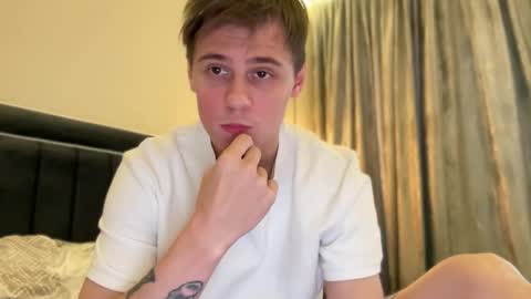 tyler_garrner online show from November 1, 1:26 pm