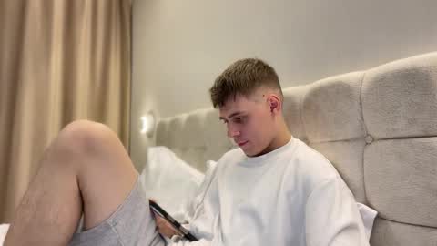 Snapshot of tyler_garrner chatting on September 9, 5:56 pm tyler_garrner online show from September 9, 5:56 pm