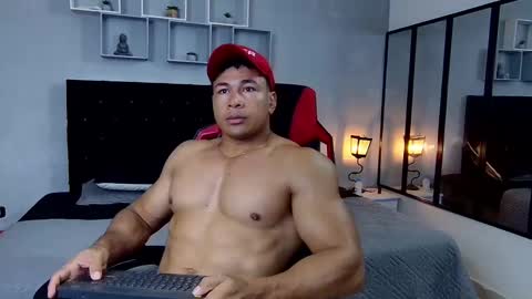 Snapshot of tyler_hank1 chatting on March 12, 11:42 am tyler_hank1 online show from March 12, 11:42 am