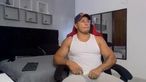 Snapshot of tyler_hank1 chatting on October 10, 8:56 pm tyler_hank1 online show from October 10, 8:56 pm