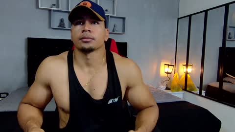 Snapshot of tyler_hank1 chatting on January 7, 11:22 am tyler_hank1 online show from January 7, 11:22 am
