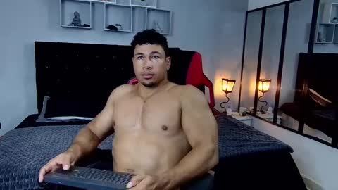 Snapshot of tyler_hank1 chatting on February 27, 12:23 pm tyler_hank1 online show from February 27, 12:23 pm