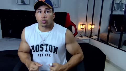 Snapshot of tyler_hank1 chatting on January 30, 9:04 pm tyler_hank1 online show from January 30, 9:04 pm